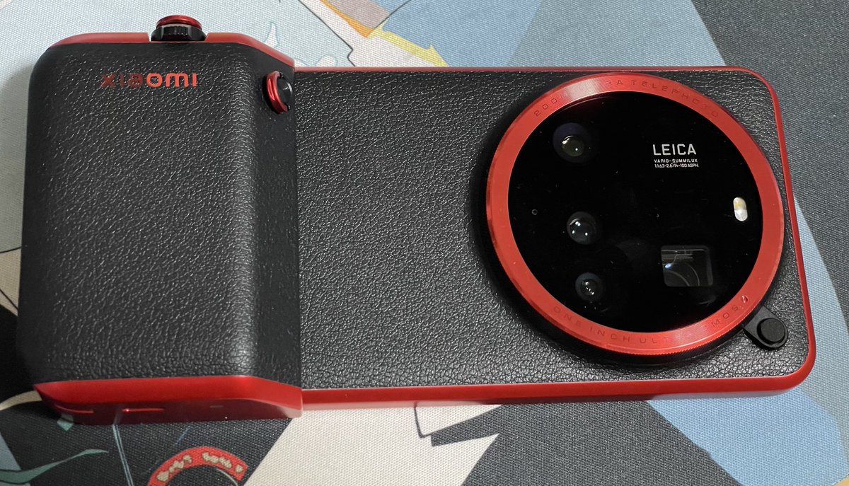 Xiaomi 15 Ultraというのを買ってみました
召喚器以上の値段しましたが、来年の30周年イベントで沢山写真撮りたいので買いました。後悔は(多分)してません