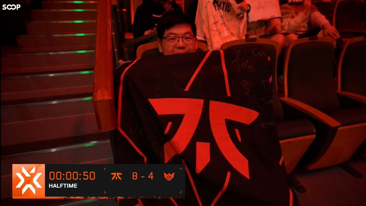 <a href="/yan3321/">Yan</a> caught 😜