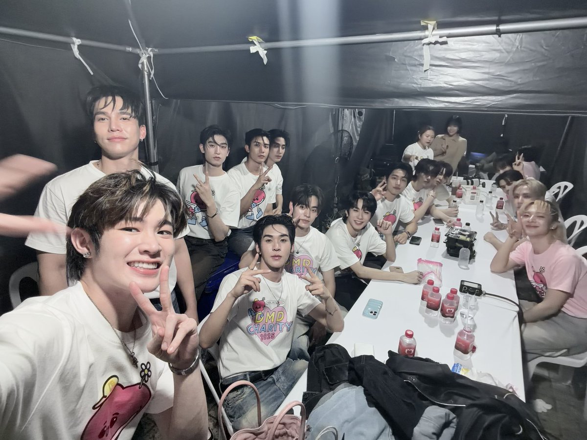 ทุกคนเตรียมรับมือพร้อมรับมือยัง พวกเรากำลังจะออกไปป่วนแล้ว 😈

DMD HEAL WITH LOVE
#DMDCHARITY2025