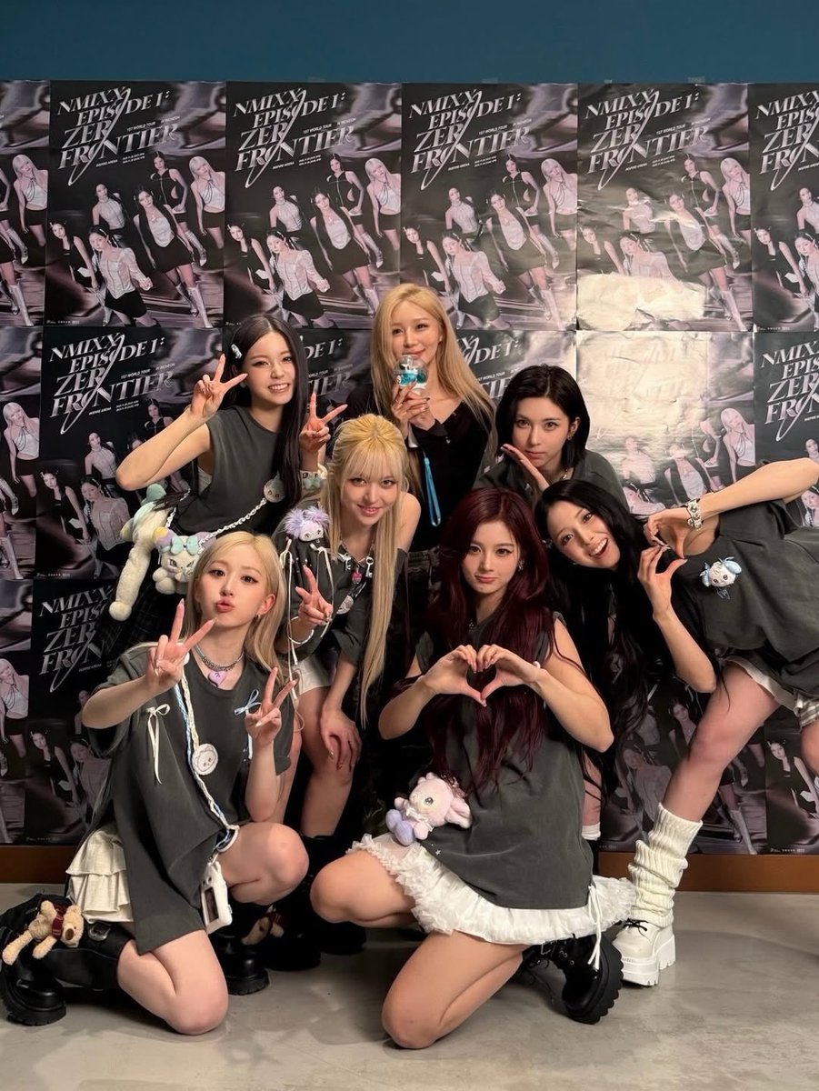 nmixxiee's tweet photo. C’SA, who participated producing NMIXX’s DASH, See That, Papillon, Spinnin’ On It and Phoenix, also went to NMIXX concert this weekend. https://t.co/MNad45VV7E