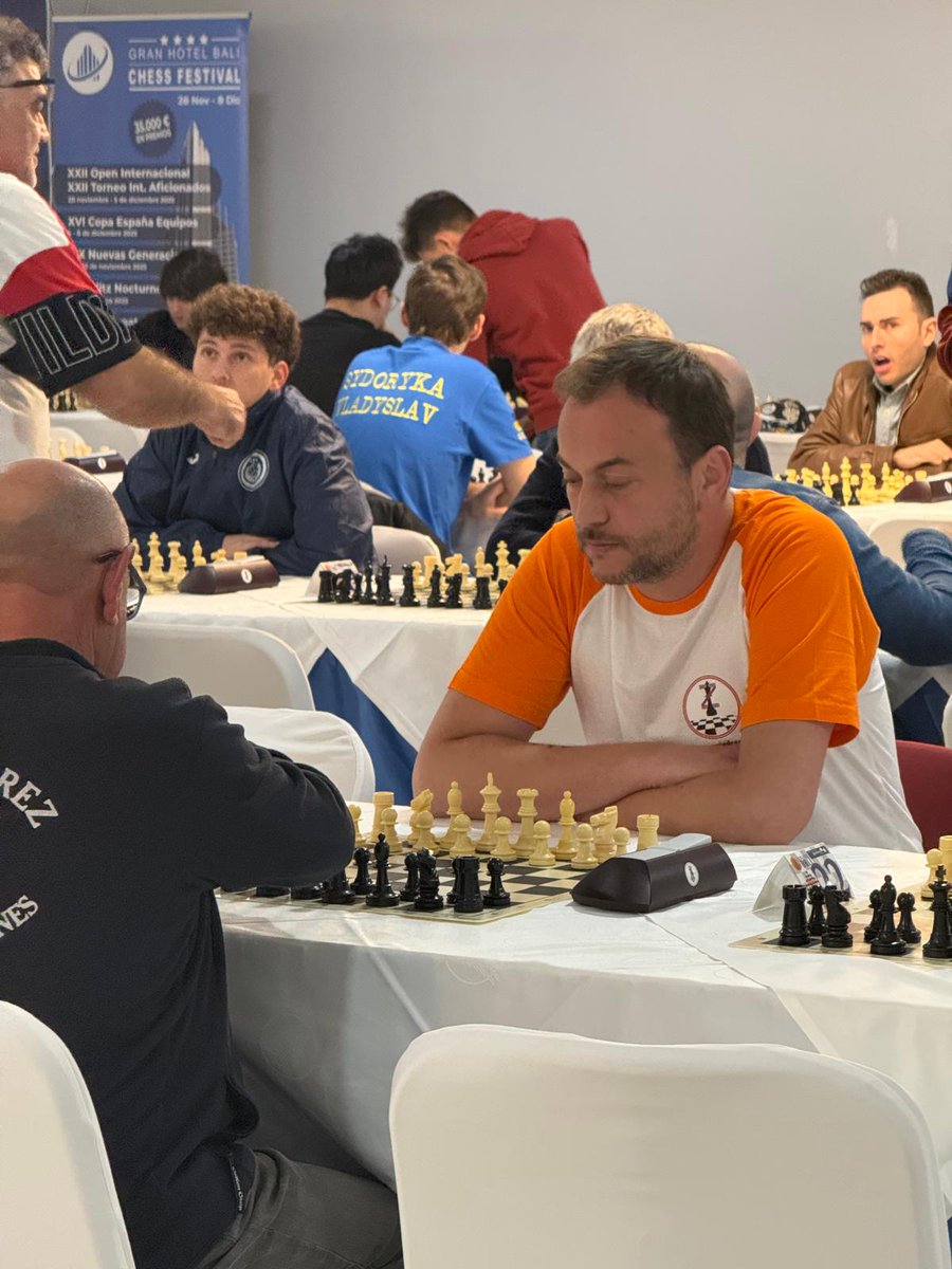 🕺🏻 Nuestros ajedrecistas presumen de colores allá donde jueguen.

🧡 Club Deportivo Zamora Z Ajedrez 💜