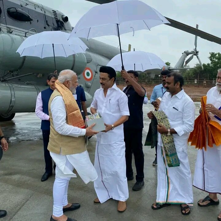 _MrRocky's tweet image. இப்ப சொல்லுங்க சங்கிங்கள தமிழ்நாட்டுல வளத்துவிட்டது யாரு
பிரச்சினை காரணம் யாரு