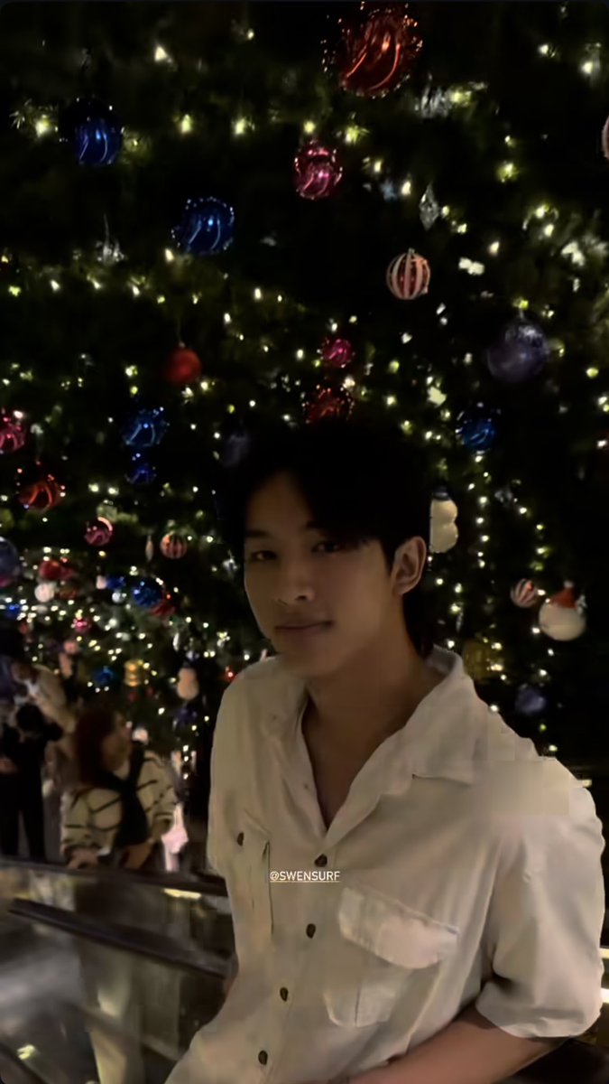 nowniinoey's tweet image. #surfjava #swensurf #javabh 

จัดอันดับเทคนิคการถ่ายภาพแฟนในช่วงเทศกาลคริสต์มาสที่หวานที่สุด อันดับที่ 1 : 

🎄⭐️🎅🏻 — @swensurf @javabh28