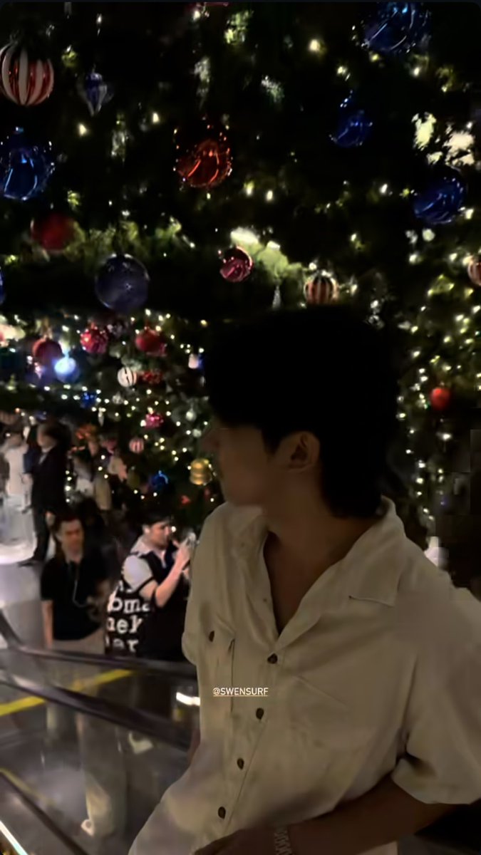 nowniinoey's tweet image. #surfjava #swensurf #javabh 

จัดอันดับเทคนิคการถ่ายภาพแฟนในช่วงเทศกาลคริสต์มาสที่หวานที่สุด อันดับที่ 1 : 

🎄⭐️🎅🏻 — @swensurf @javabh28