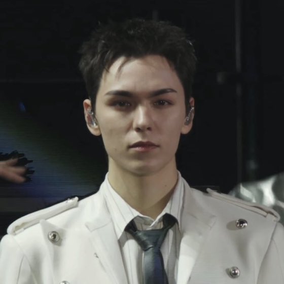 아 오늘 왕자님이시네
#버논 #vernon