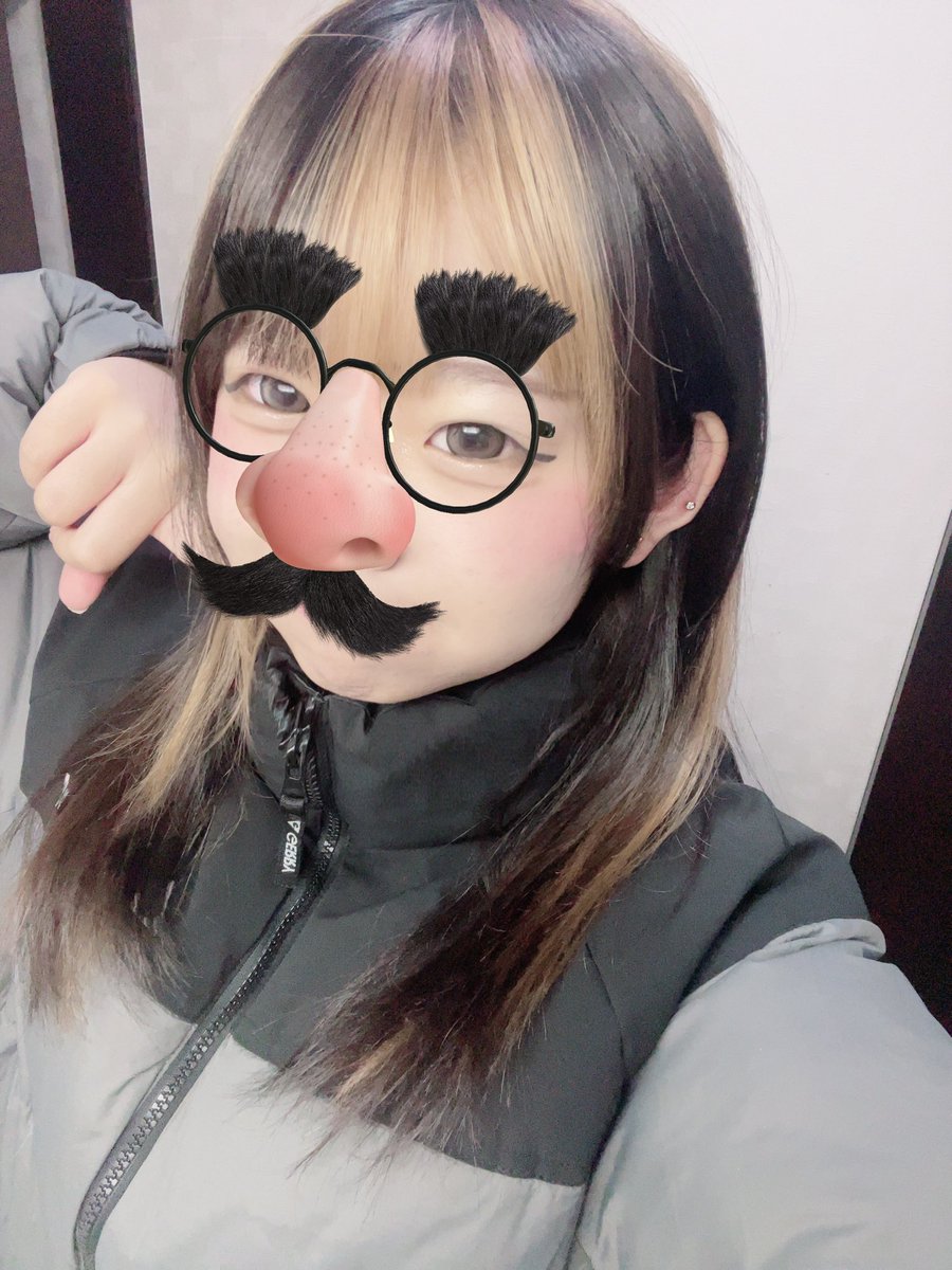 昨日ピアス開けたのー♡軟骨怖かった。