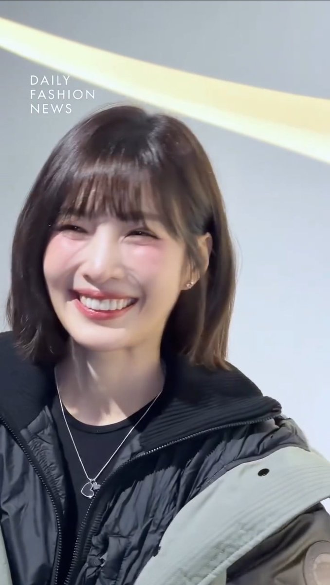 joyisthetics's tweet photo. JOY at canada goose’s <the pioneering journey> showcase in seoul via dailyfashion_news https://t.co/HZPmwpgPHS