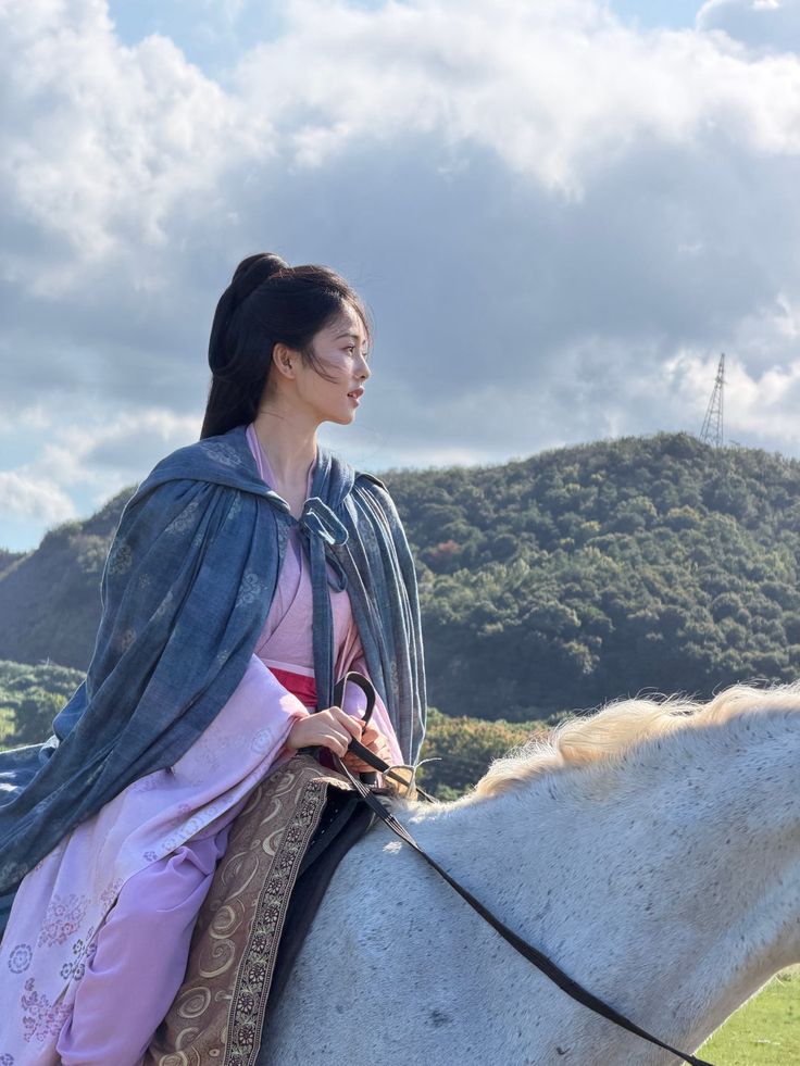 IrTeume's tweet photo. @dablcpnk2 “I hope they don’t air those dramas in the first half of 2026. Bai Lu’s two dramas shouldn’t be released too close to each other, or we’ll have nothing left for the rest of the year 😭.”
#bailu #moli https://t.co/deymMe40Ij