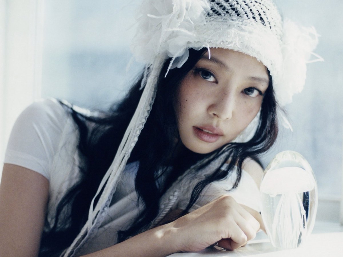 JennieDCGallery's tweet image. 251204 구글코리아가 발표한 ‘2025년 올해의 검색어’에서 K-POP 댄스 (TOP 10) 부문에서 제니의 “like JENNIE”가 3위에 이름을 올렸습니다. 순위에서 제니는 유일한 솔로 가수로 노래뿐 아니라 춤까지 큰 사랑을 받았다는 걸 알 수 있습니다.