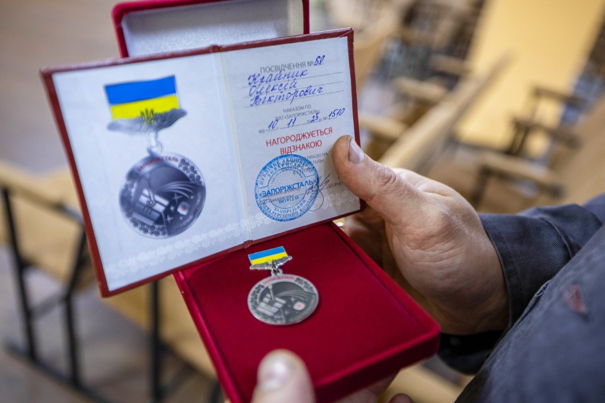 In celebration of the 92nd anniversary of the enterprise's foundation, Zaporizhstal awarded 50 employees who made the greatest contribution to ensuring the plant's stable operation during the war with certificates of honour and cash prizes.

Read more: metinvest.media/en/page/zaporz…