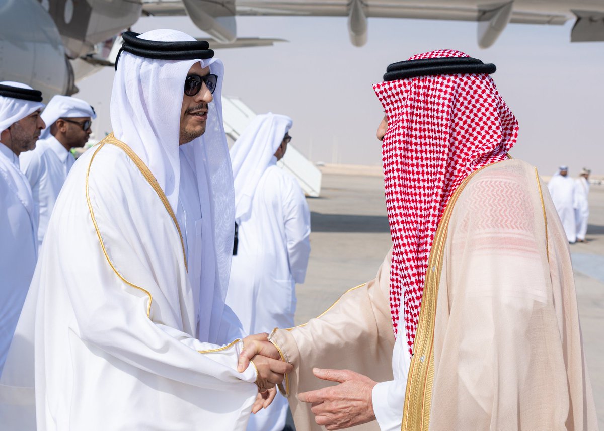 🚨🚨🚨🚨🚨
رئيس الوزراء القطري يصل للرياض وسيلتقي بالقيادة #السعودية