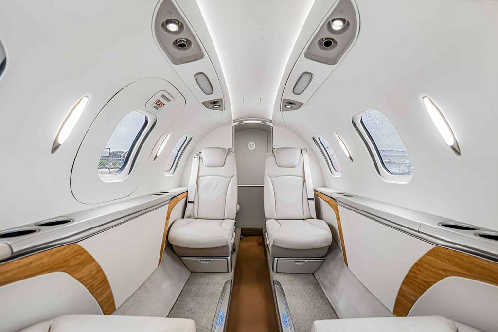GlobalAir's tweet photo. ✈️2017 HondaJet APMG
👋Presented by @omnijet 
⏰1,454 TT⠀⠀
⠀⠀
For more information ➡️ https://t.co/OqRkFbSwUI

#AircraftforSale #2017HondaJetAPMG https://t.co/qXZZkwonOC