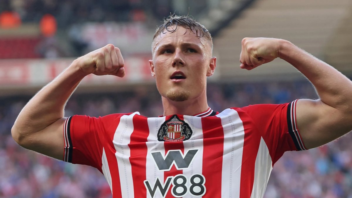 Dan Ballard’s display at #LFC is a true mark of how far he’s progressed at Sunderland 

Less than 2 years ago was run ragged by Alexander Isak in 3-0 defeat v #NUFC - but had him in his back pocket at Liverpool

Colossal presence and so, so much better in possession now💪🏻

#SAFC