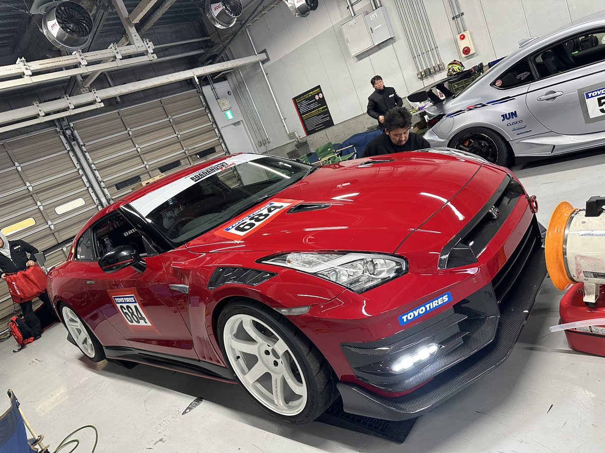 今日は、鈴鹿で急遽フェニックスパワーさんのタイムアタック号に👍 GTR