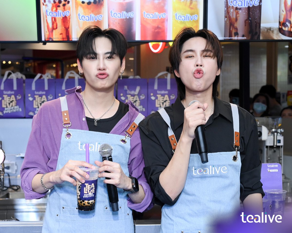 bb0un_official's tweet image. 🗓️[04.12.2025] IG : tealive_thailand

🧋MISSION COMPLETED! 
รีแคปความสนุก และ บรรยากาศน่ารักๆ ในงาน #BB0unPremxTealive

#TealivexBounPrem
#bb0un #BounPrem

🤩 บุ๋นเปรม เสิร์ฟความฟินนน พิชิตชาเลนจ์จาก Tealive ได้อย่างน่ารักเป็นกันเองสุดๆ งานนี้บอกเลยว่ามีแต่รอยยิ้ม เสียงหัวเราะ…