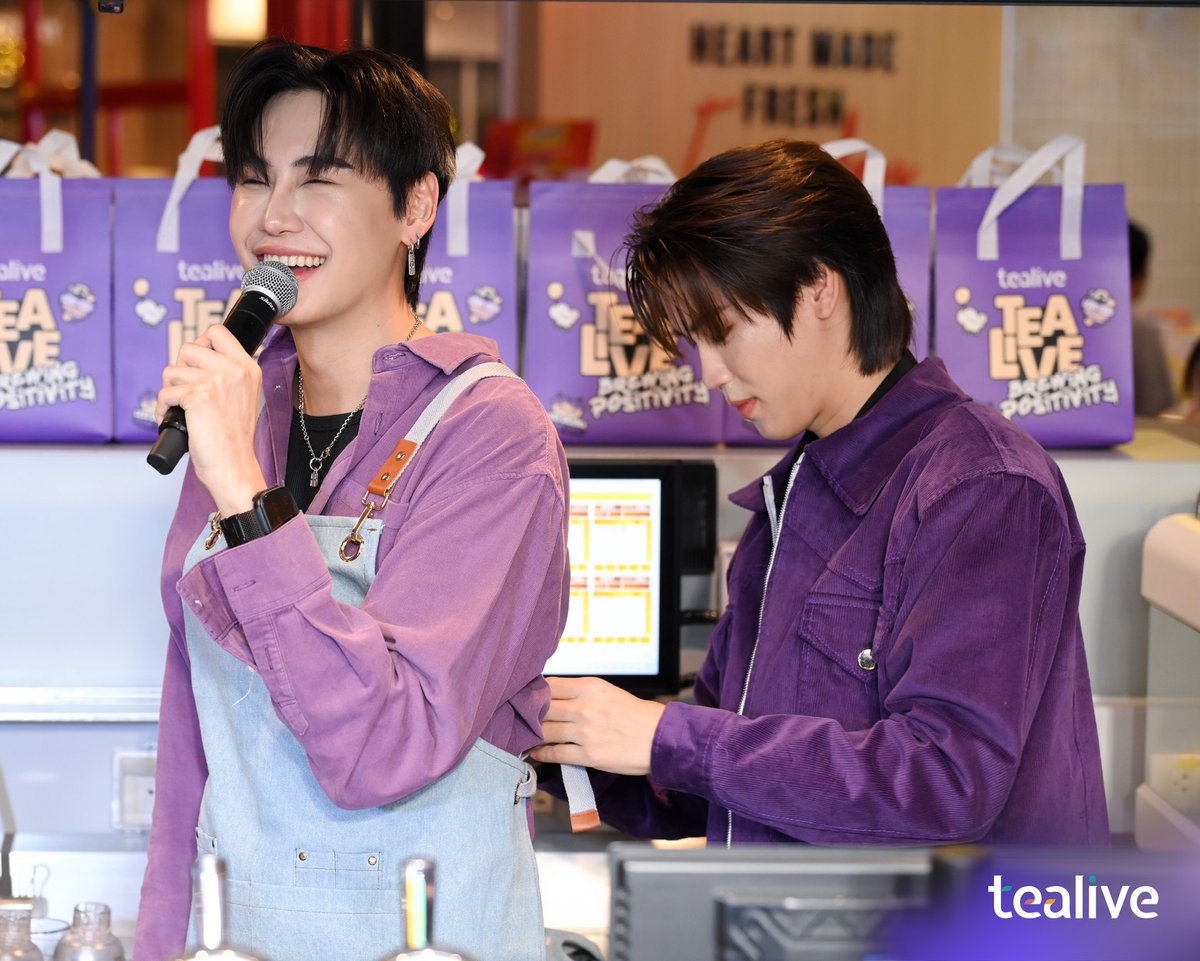 bb0un_official's tweet image. 🗓️[04.12.2025] IG : tealive_thailand

🧋MISSION COMPLETED! 
รีแคปความสนุก และ บรรยากาศน่ารักๆ ในงาน #BB0unPremxTealive

#TealivexBounPrem
#bb0un #BounPrem

🤩 บุ๋นเปรม เสิร์ฟความฟินนน พิชิตชาเลนจ์จาก Tealive ได้อย่างน่ารักเป็นกันเองสุดๆ งานนี้บอกเลยว่ามีแต่รอยยิ้ม เสียงหัวเราะ…