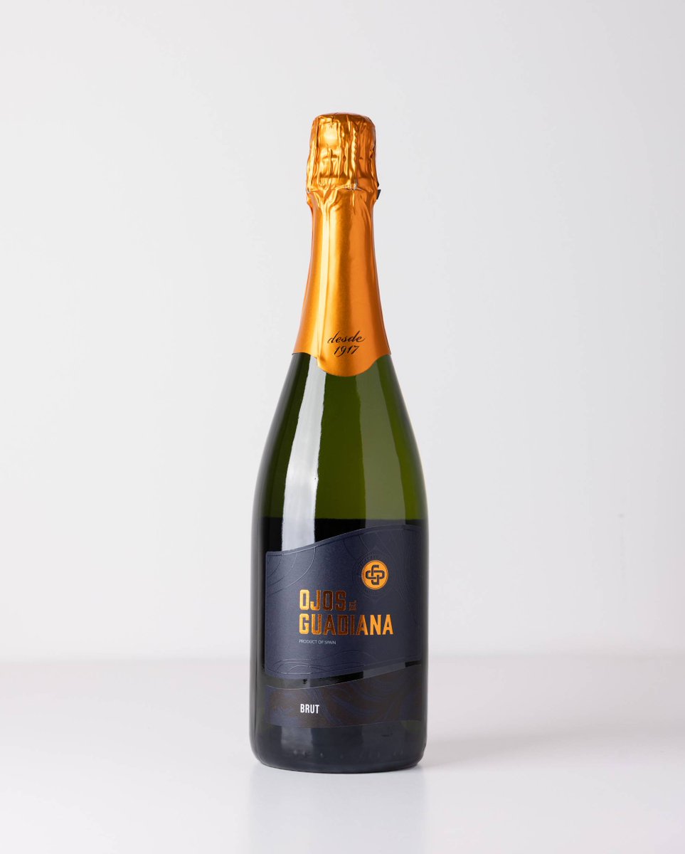 VXcontigo's tweet photo. En @ELPROGRESO_Coop ✨,  ya preparamos nuestros vinos espumosos 🍾 brut  #OjosdelGuadiana, con la nueva imagen, y #Aldaba 🥂 para la Navidad  🌟🎄

+ℹ️
https://t.co/q2Bwpuw3rP https://t.co/oWx9ByhXXb