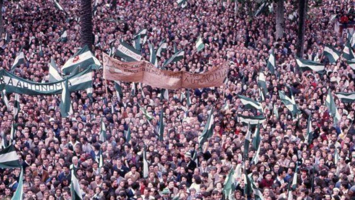 adirecto's tweet image. Por quienes lucharon para que hoy nos sentamos orgullosos de ser lo que somos. 

Feliz #DíadelaBanderadeAndalucía 💚✊🏽