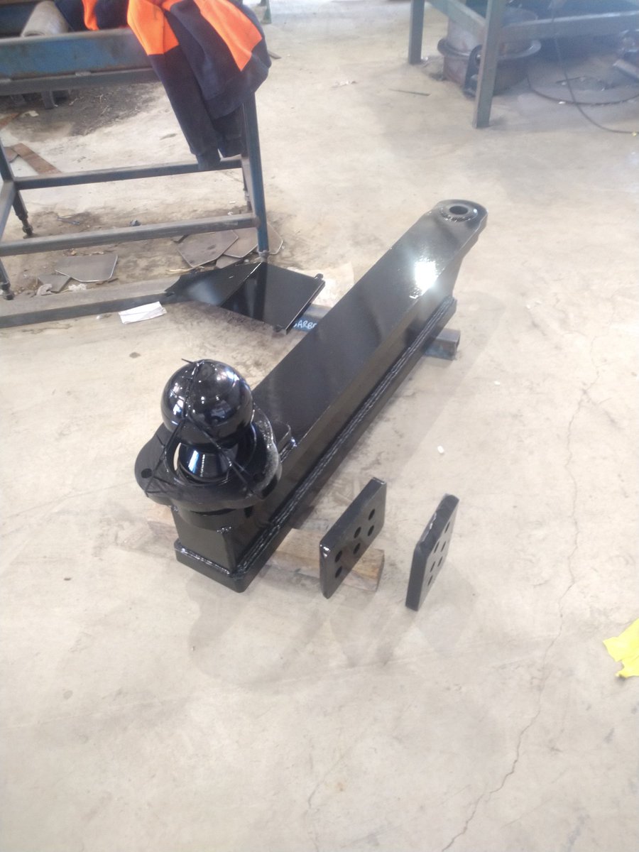 <a href="/MartinMurray_Ag/">Martin Murray</a> <a href="/Tedthekelpie/">Sam West</a> <a href="/BenHobley/">Ben Hobley</a> <a href="/Glenn_SoilAgro/">Glenn McDonald</a> <a href="/farmersgrowit/">Mark Modra</a> <a href="/DPIRDbroadacre/">DPIRD Broadacre - WA Grains & Livestock</a> <a href="/70m/">70m</a> A bit like delving, when you engage clay it takes huge amount of weight.
Challenger is over 50t of tractive weight when working, ripper is on 180mm ball hitch to stand up to the forces.