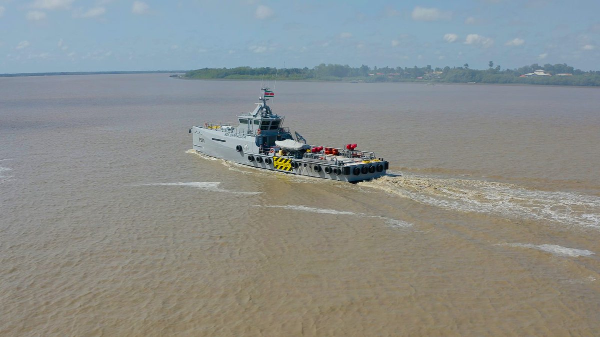 WKioeASen's tweet photo. Crew of Tug Martijn Eva Rescued After Incident. 

The three crew members of the tug Martijn Eva were successfully rescued in the early morning hours of December 3, 2025, after their vessel became entangled in a fishing net along the coast towards Saramacca and took on water. The rescue operation was carried out around 3:15 a.m. by the RSS Barracuda. ​​The S.O.S. call came in the evening of December 2, and the operation was immediately launched in close coordination with the Coast Guard. All three men were in stable condition upon rescue. The engineer suffered a fractured arm during the incident and received immediate medical attention. The coordinates of the stranded Martijn Eva have already been transferred to the MAS (Maritieme Autoriteit Suriname), allowing for further recovery operations to be prepared.