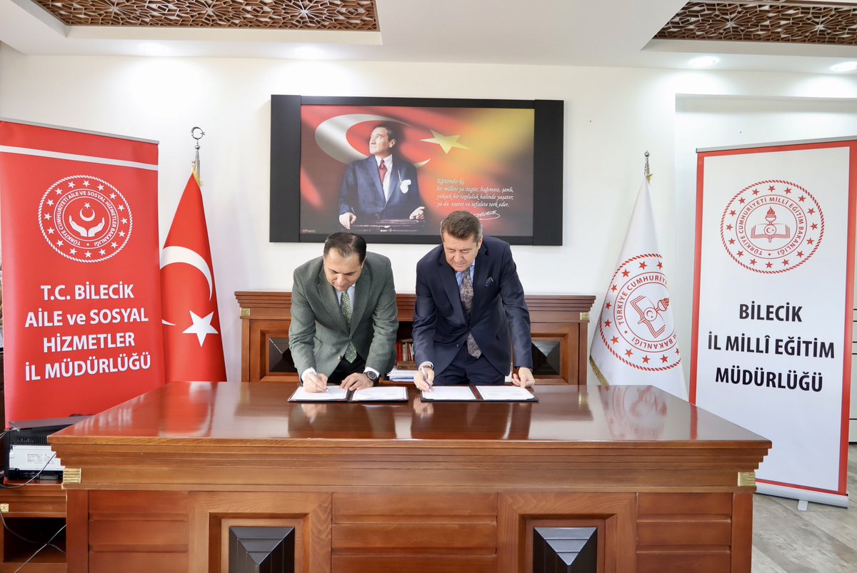📍 İl Millî Eğitim Müdürlüğü

📌 Aile ve Sosyal Hizmetler İl Müdürlüğü ile İl Millî Eğitim Müdürlüğümüz arasında “Sanata Teşvik ve Sanatla Yaşam Programı” iş birliği protokolü imzalandı.

✍️İmzalanan protokol kapsamında; şehit yakını, gazi ve gazi yakınlarına yönelik sanatsal