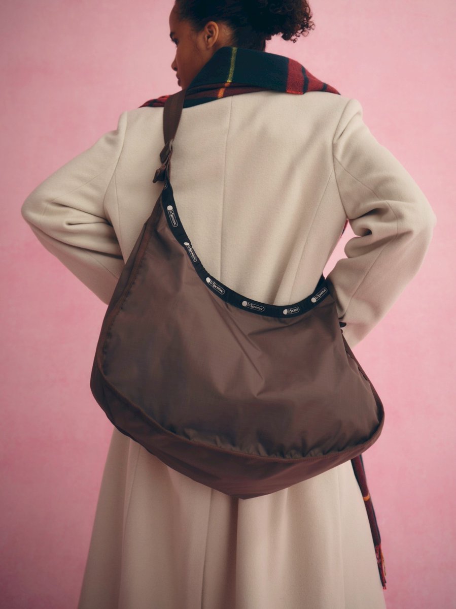【好評販売中🖇️】
「LeSportsac」とADAM ET ROPÉの2025AWコラボが登場。
ユニセックスで使えるボリュームバッグや上品なハーフムーンバッグなど全5デザイン10品番。
ギフトにもぴったりなポーチやミニバッグもご用意いたしました。

是非ご覧ください。

🔗junonline.jp/news/449826?ut…

#アダムエロペ