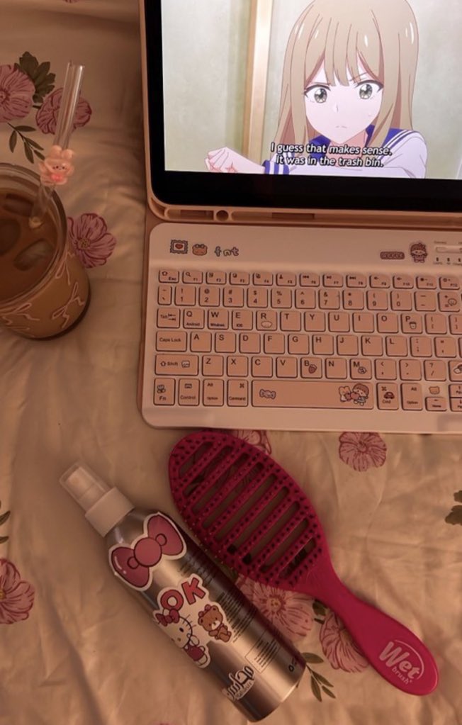 ودي امسك اي بنت تبي تطول شعرها وتكثفه واقول لاتستخدمون غير زيت محاسن تدرون اكثر من نص مليون شخص يشهدون لنجاحه والكل مُعجب بالنتايج💗✨ والحمدلله انا من ضمنهم يابنات سحر عبا فراغات شعري باقل من اربع اسابيع والطول اللي كنت احلم فيه وصلته ماشاءالله 🫧🦋

#محاسن #نتائج_محاسن