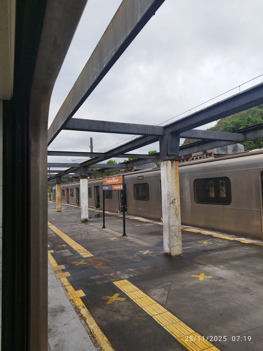 Douglas_Caxiass's tweet image. Bom dia, desde o dia 20/11 a
@SuperVia_trens retirou o telhado da estação Campos Elíseos, e deixou sem @agetransp ???
@claudiocastroRJ @SINDICODACIDADE @CidadaoInforme @flaviofachel @silvanaramiro @donapaulasantos @bandnewsfmrio @cbnrio