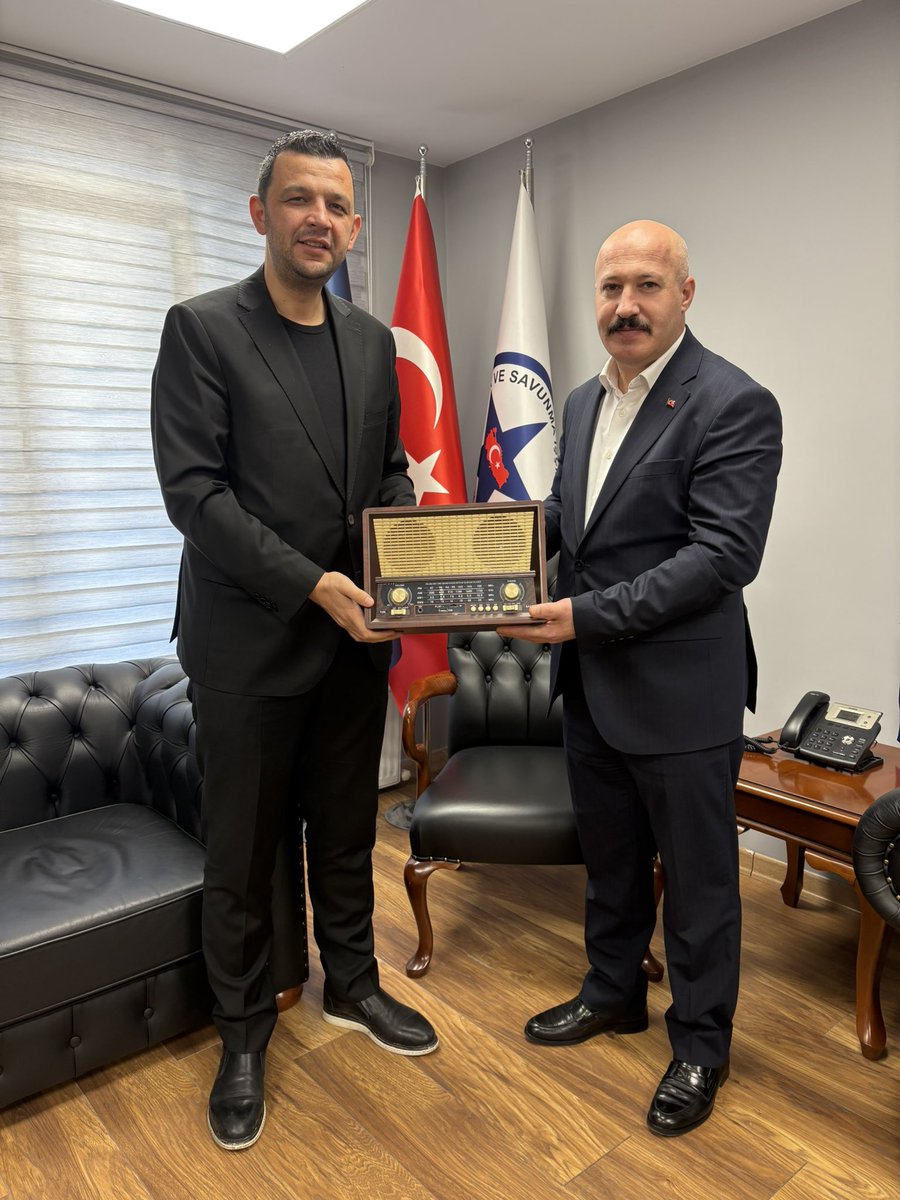 TRT Avaz Kanal Koordinatörü Sayın Yücel Kılıçkaya genel merkezimize ziyaret gerçekleştirdi.
Gerçekleşen ziyarette Türk Dünyası üzerine istişare ettik..
TRT Avaz Kanal Koordinatörü Sayın Yücel Kılıçkaya’ya ziyaretinden dolayı teşekkür eder, çalışmalarında başarılar dilerim..