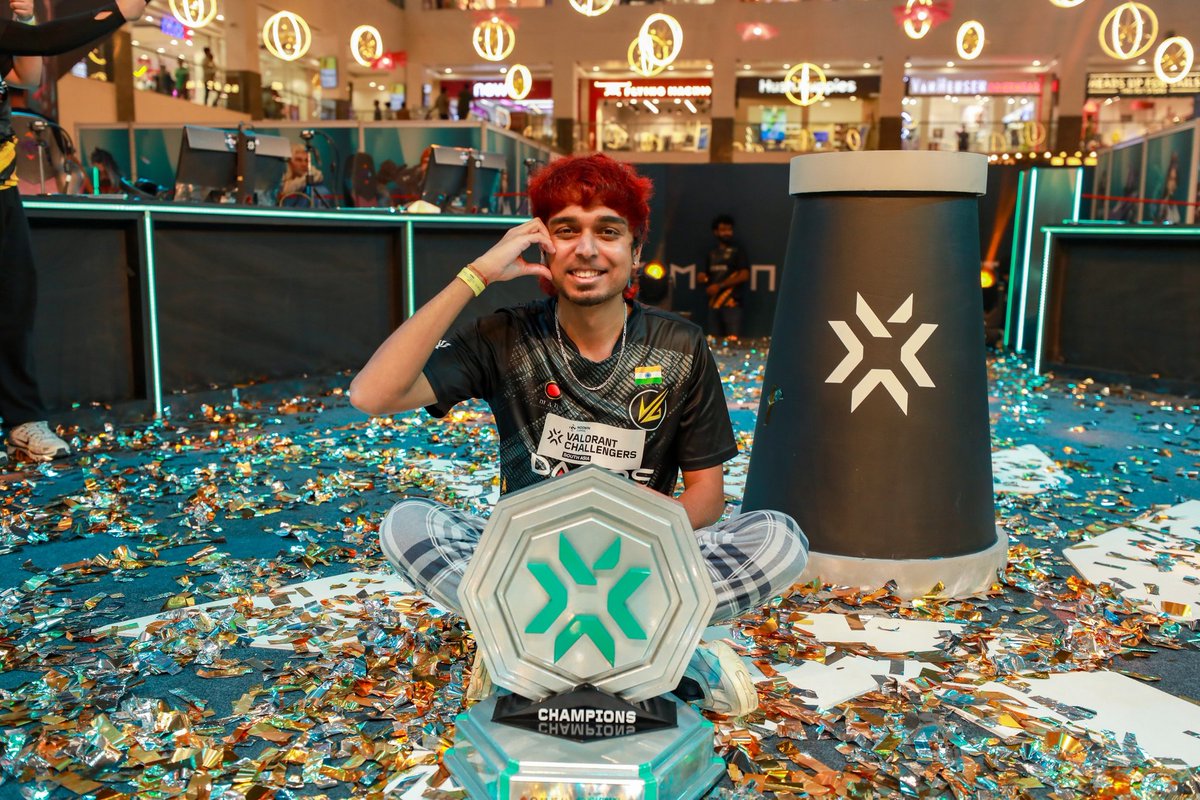 skrossigg's tweet image. onto the next one - LFT/LFO for the 2026 Season, All regions
Roles- Sentinel/Duelist, can play Chamber/Yoru/cypher/vyse/jett at a high level, willing to learn more. 

Looking for orgs in all regions that want to make a roster for the next season. Have been doing a GM job as a…