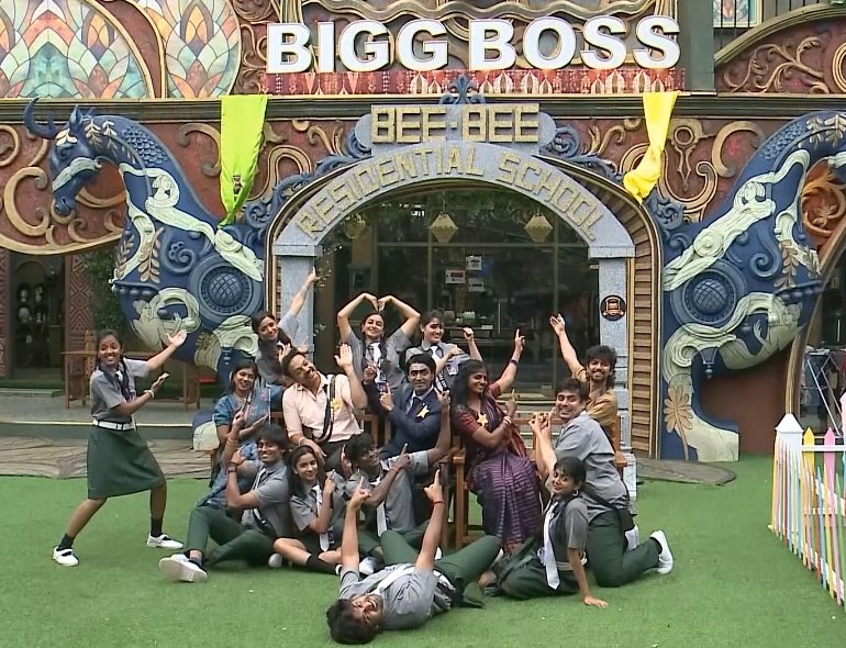 SriniMama1's tweet image. Day 60 still NO winner material 😏😢

It is going to be WORST EVER BB Season for sure! 

#BiggBossTamil9 #BiggBoss9Tamil