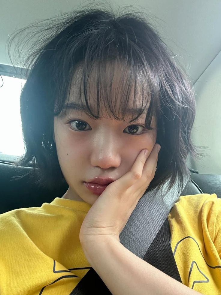 (⁠｡⁠･⁠ω⁠･⁠｡⁠)⁠ﾉ⁠♡