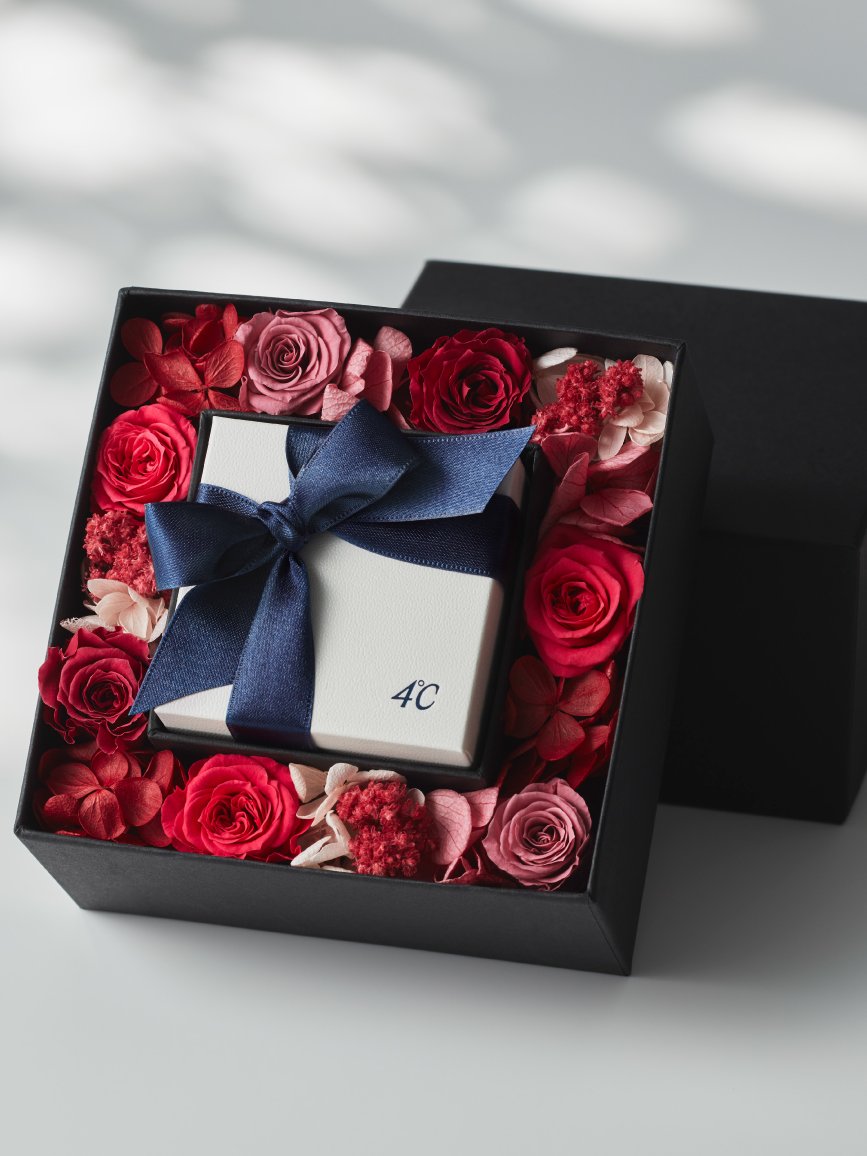 4℃× 日比谷花壇 プリザーブドフラワーBOX」 花とジュエリーが