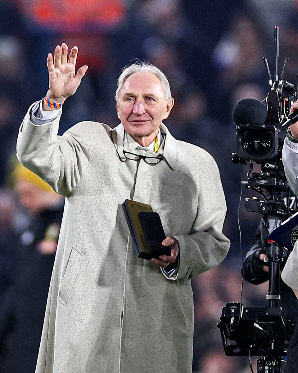 LUFCDATA's tweet photo. This was truly wonderful. Howard Wilkinson OBE inducted into the National Football Museum Hall of Fame. 👏 https://t.co/rohRYfVlLa