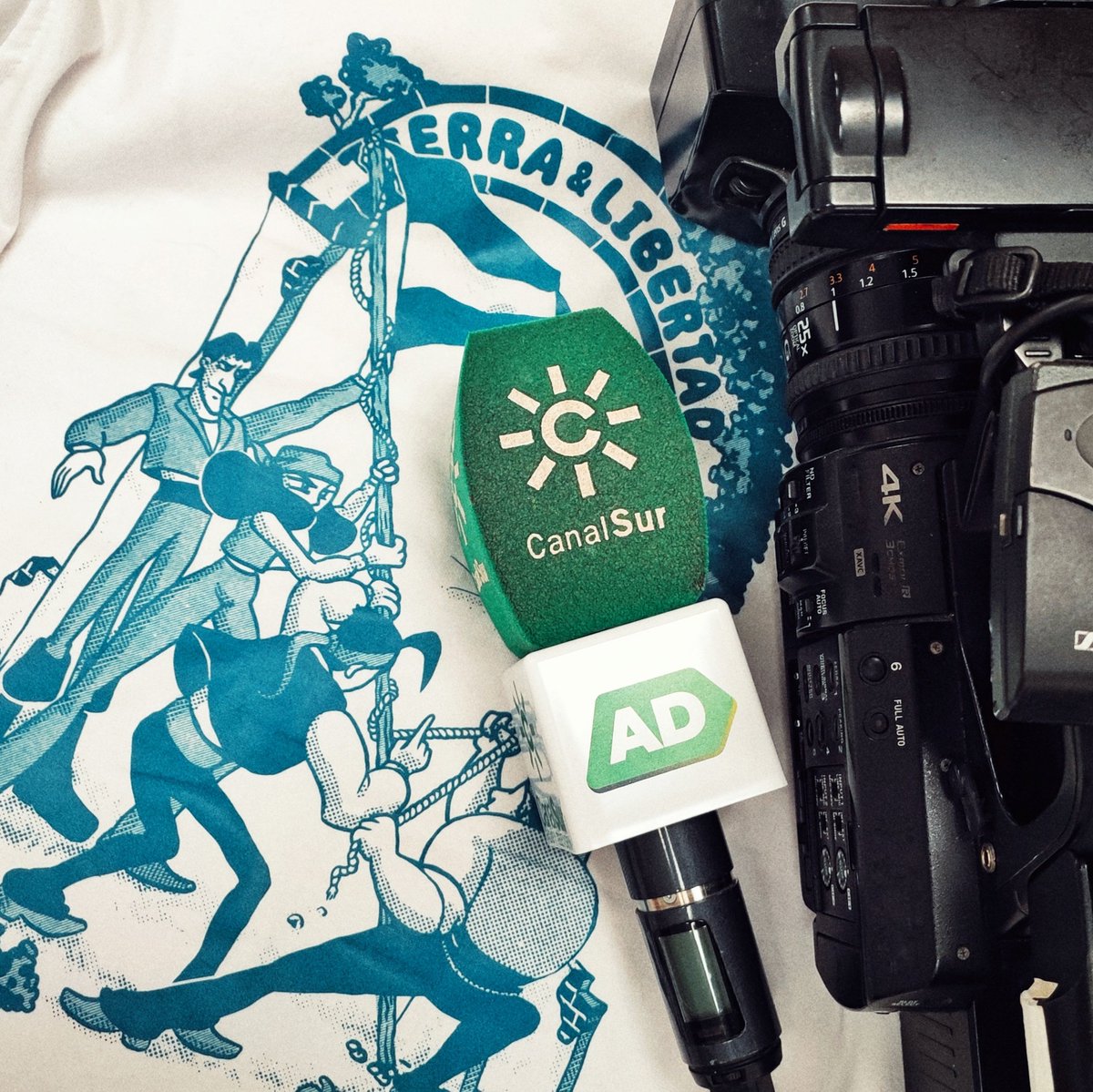 💚🤍💚 ¡𝑭𝒆𝒍𝒊𝒛 𝑫𝒊́𝒂 𝒅𝒆 𝒍𝒂 𝑩𝒂𝒏𝒅𝒆𝒓𝒂 𝒅𝒆 𝑨𝒏𝒅𝒂𝒍𝒖𝒄𝒊́𝒂! Paz y Esperanza, Tierra y Libertad.

#4d #diadelabanderadeandalucia 
<a href="/adirecto/">Andalucía Directo ❎</a>