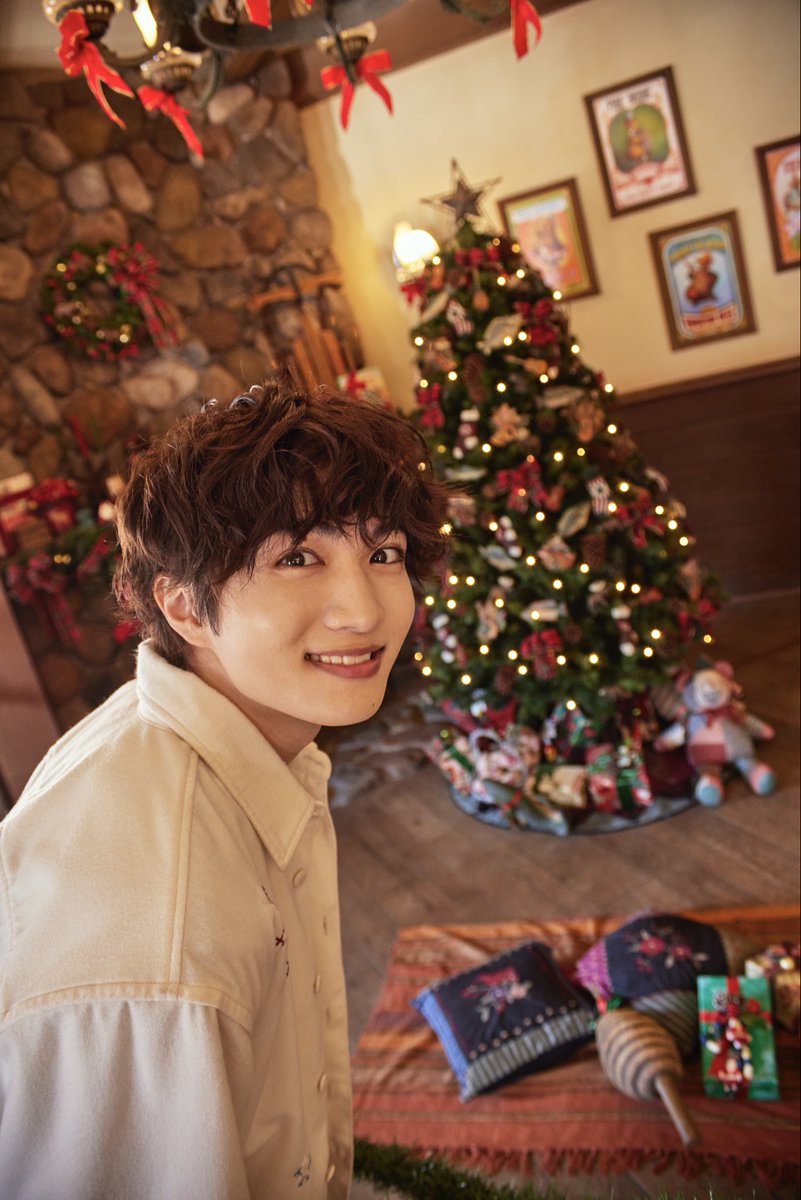 chinen_hidekazu's tweet image. 女性セブンさんの
#ディズニー・クリスマス 🏰🎄
オフショット☺️

急に冷え込んできて、
寒さに弱い知念もビックリしてました。
皆さんも体調に気をつけて冬を！ディズニーを！ぜひ楽しんでください☃️
(mg)

カメラマン／山尾野々香さん