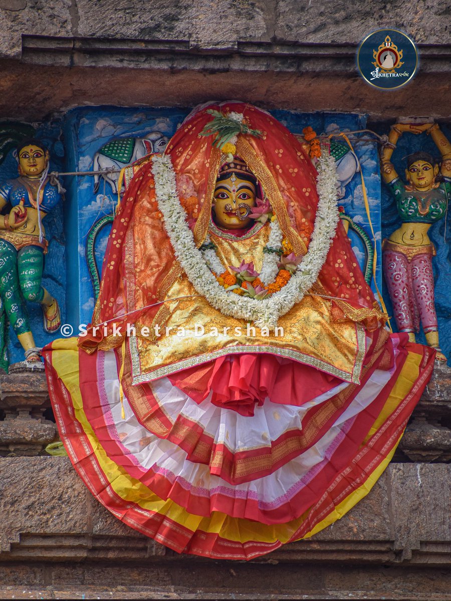ମାର୍ଗଶିର ମାସ ଶେଷ ପାଳି ଗୁରୁବାର ରେ ମା ଗୁମୁଟ ମହାଲକ୍ଷ୍ମୀ ଙ୍କ ଅପୂର୍ବ ଦର୍ଶନ 

#maamahalaxmi #gajalakshmi #maakamala #manabasagurubar #margasiragurubar #jagannathtemple #jagannathdevotee
