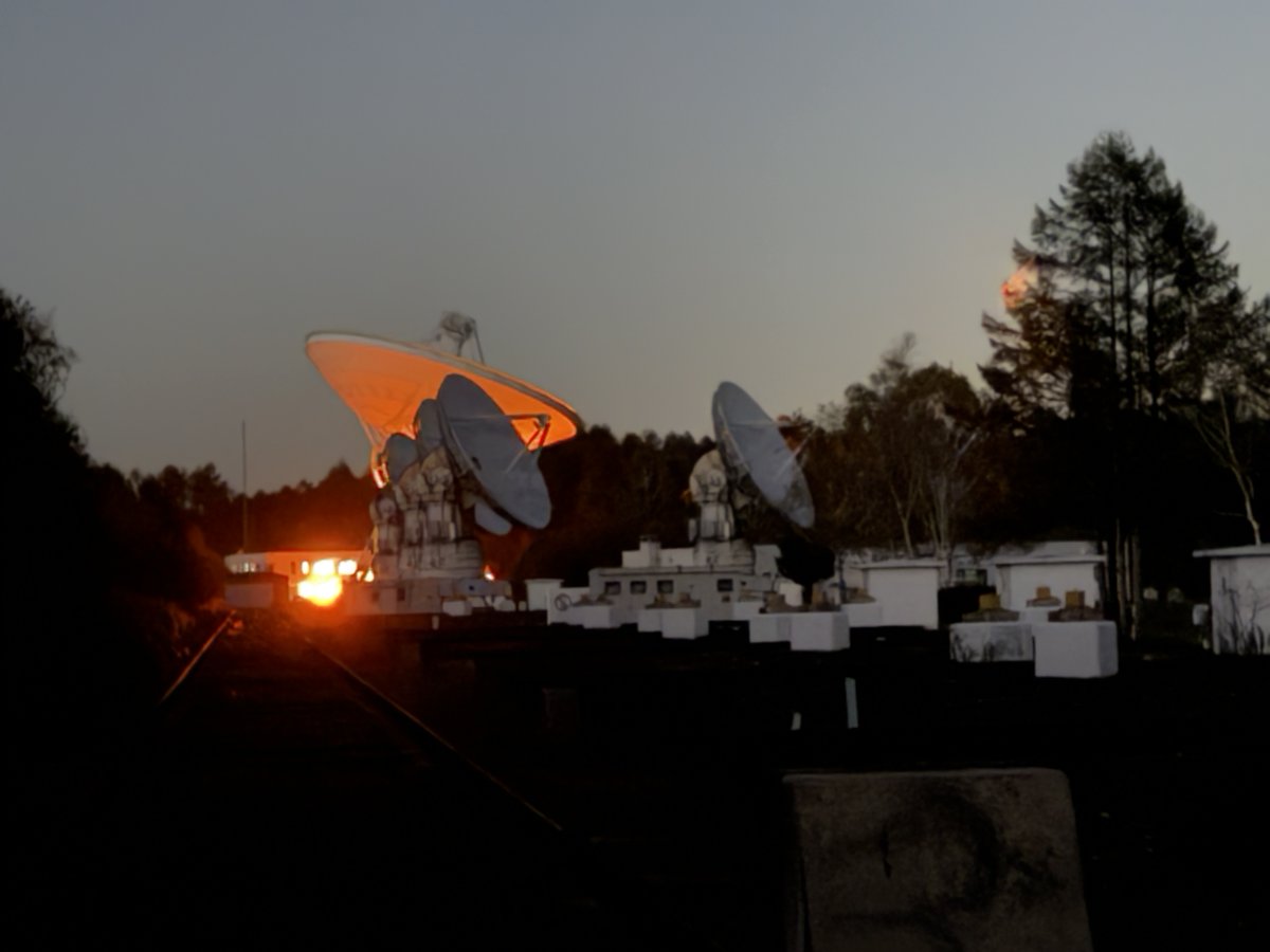 宇宙観測アンテナ群。