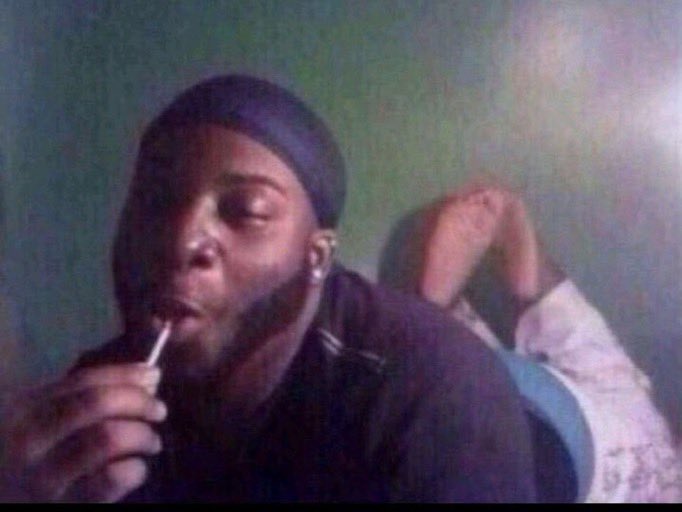 Me trying to focus 
My brain every seconds: I'm in Love oooo 🎶

If you're single, there's still enough time to find a lover. 🫶