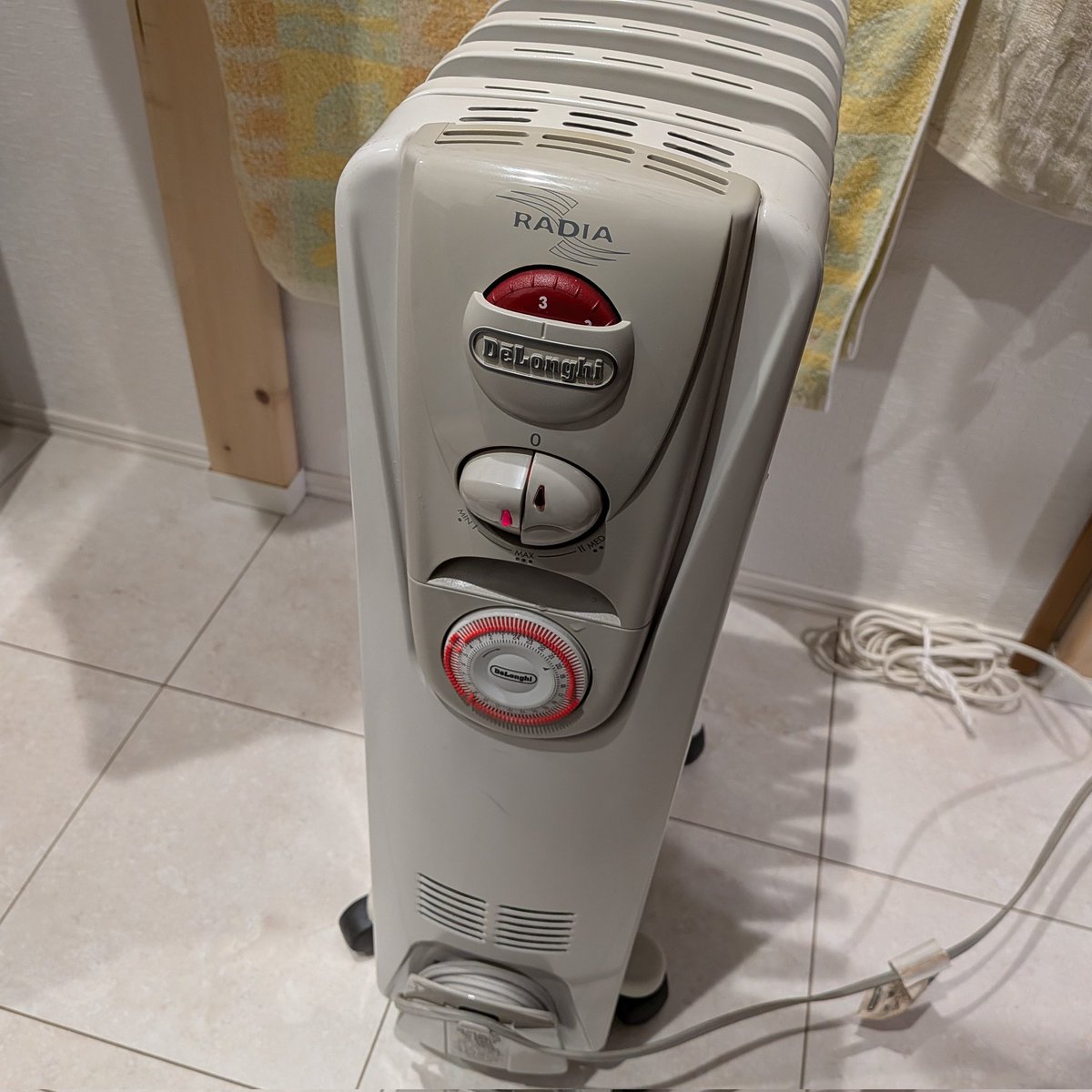 【ほぼ未使用】トーマス　オイルヒーター 寒くなったので脱衣場にデロンギのオイルヒーター出しました。数年前