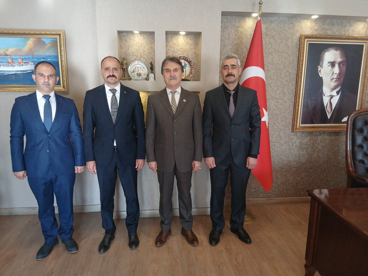 Türkiye Emekli Astsubaylar Derneği (
<a href="/temadankara/">TEMAD Genel Başkanlığı</a> ) Genel Başkanı Sayın <a href="/cahitKoca20/">Cahit Koca</a> ’ya anlamlı bir ziyaret gerçekleştirdik.
Vatanın yükünü omuzlarında taşımış bu büyük camianın tecrübelerini, hassasiyetlerini ve beklentilerini bizzat dinledik.
Hem #EskiUzmanÇavuşlar 'ın hem de