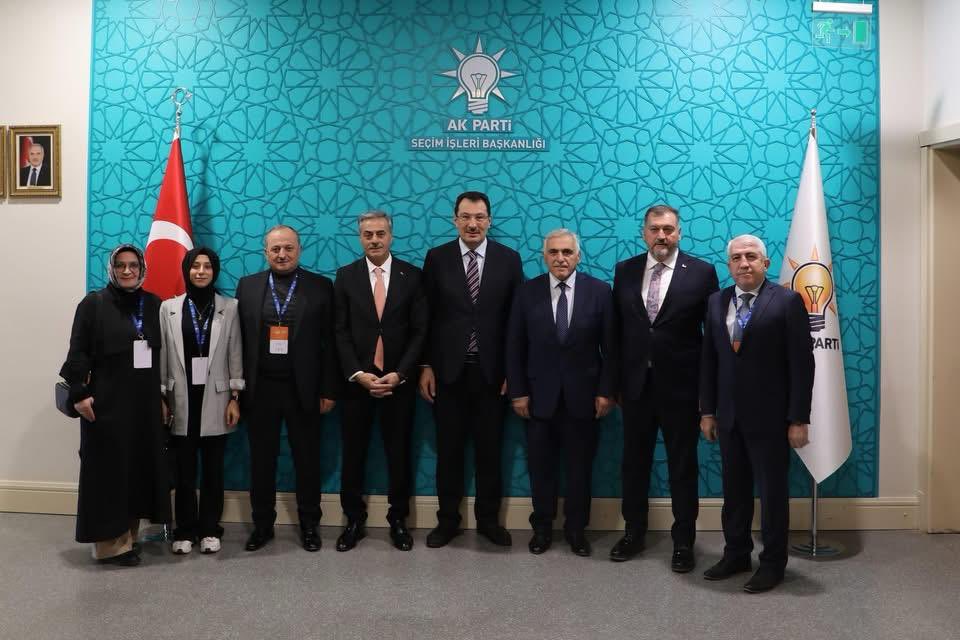 Ak parti genel başkan yardımcımız sayın Ali ihsan YAVUZ başkanımızı Sakarya milletvekilimiz Ali inci,Sakarya Büyükşehir belediye başkanımız Yusuf Alemdar ve il sosyal pol başkanlığı olarak ziyaret ettik misafirperverliğinden ve ilgisininden kıymetli başkanımız teşekkür ediyoruz