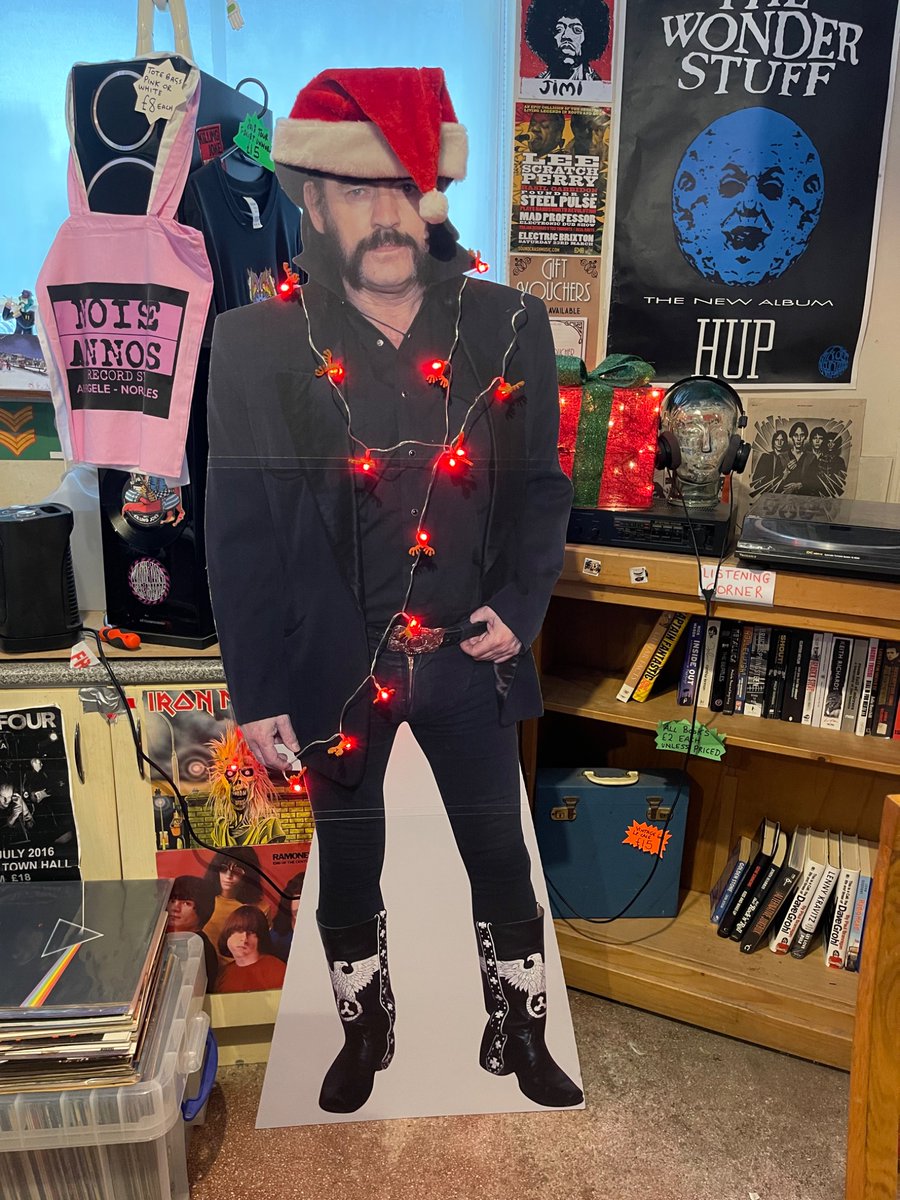 noiseannoys78's tweet image. If Lemmy says it’s Xmas…it’s f***ing Xmas