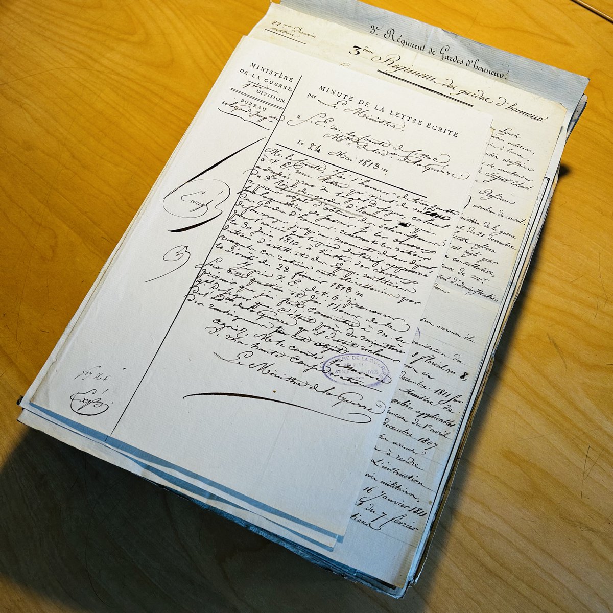 gwolf's tweet image. Recherches au @SHDVincennes de deux frères Hollandais engagés dans l'Armée Napoléonienne, l'un dans la Marine à Toulon, l'autre dans la Garde d'Honneur !
#genealogie #genealogiemiliaire #genealogistefamilialprofessionnel #SHD