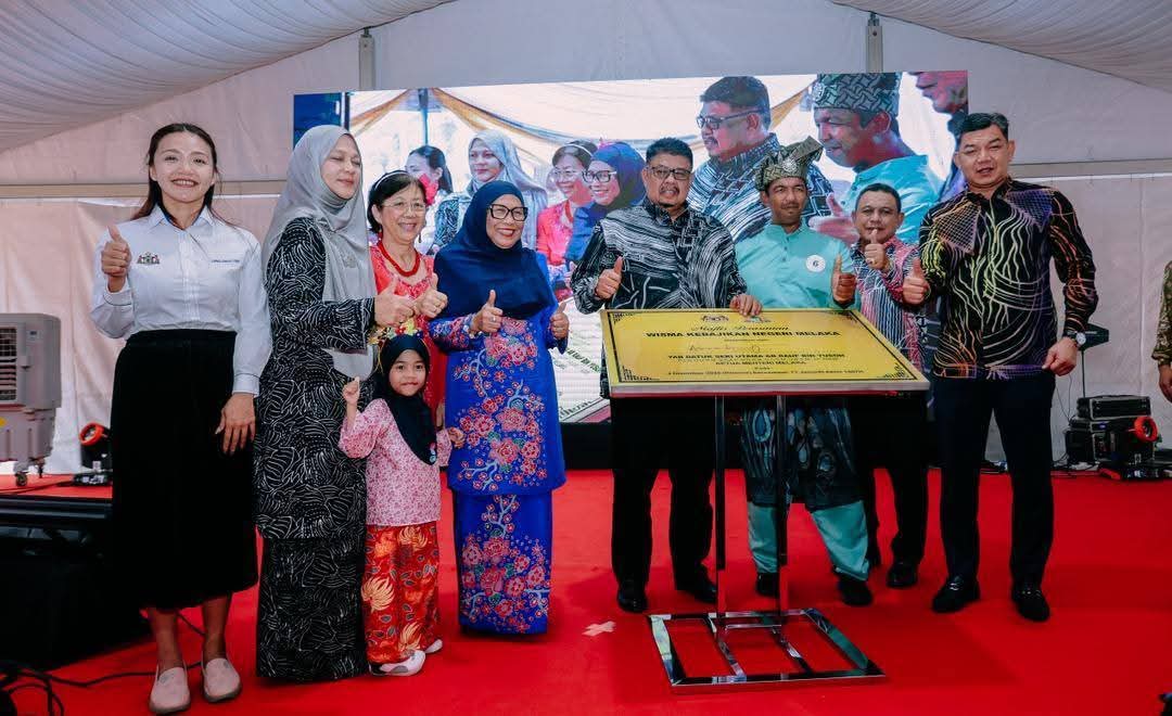 Pengarah Kerja Raya Melaka YBrs. Tuan Ir. Hj. Mohamad Salzeli bin Moktar hadir dalam Karnival Kebajikan: Melaka Prihatin, Rakyat Disantuni sempena Sambutan Hari Warga Emas, Hari Orang Kurang Upaya dan Hari Kanak-kanak Peringkat Negeri Melaka.