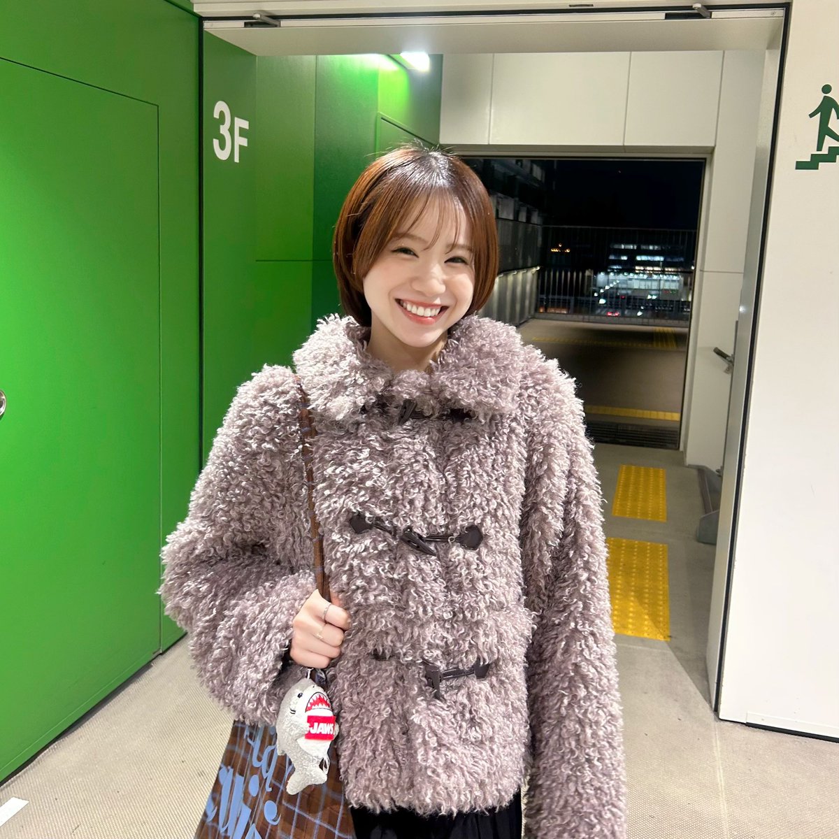 NMB48 チューストライク赤背景 水田詩織 直筆生写真 NMB48 チューストライク赤背景 水田詩織 直筆生写真