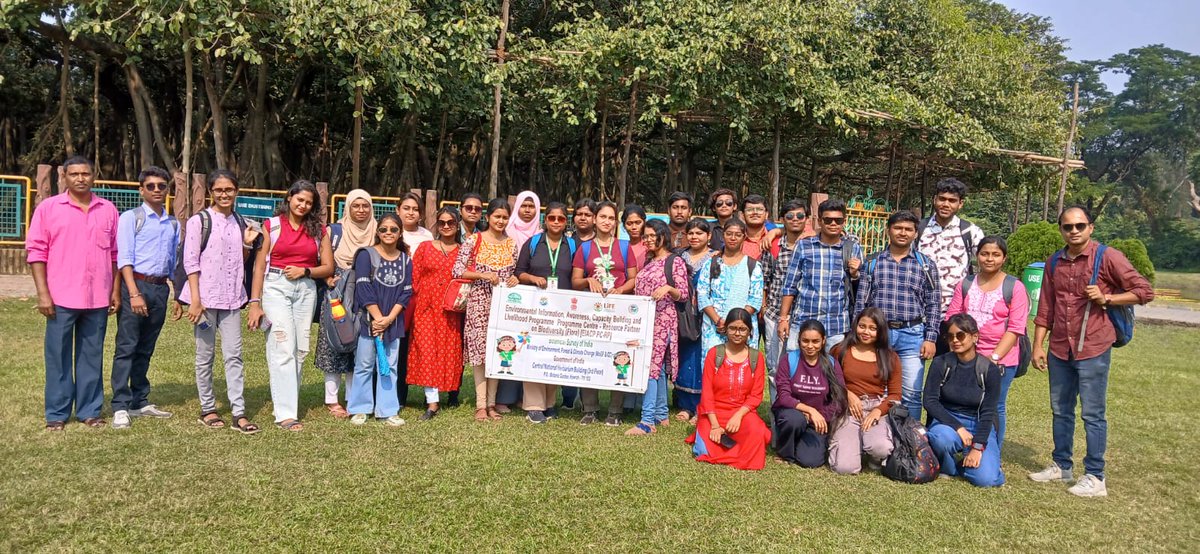 EnvisBsi's tweet photo. BSI EIACP conducted a Mission LiFE Awareness campaign among the students of Raja Peary Mohan College, Uttarpara, Hooghly on 21st November 2025 in front of Great Banyan Tree at AJC Bose Indian Botanic Garden, Howrah.  39 students and 2 faculty members  participated in the event. https://t.co/4u4A1Lgx1e