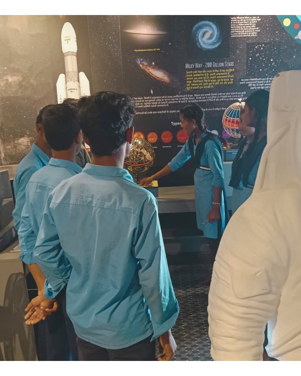 STEMLearning_IN's tweet image. Students at the Govt High School Patha, Chutka, #MadhyaPradesh explored astronomy in their lab, supported by @NpcilOfficial. Hands-on learning sparked curiosity, deepened understanding, and built confidence in STEM.
#STEMLearning #Astronomy #Universe