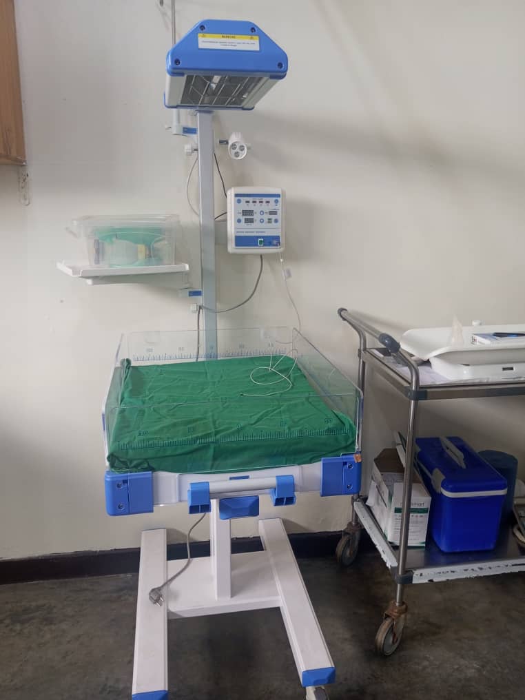 Kinyinyahc's tweet photo. We extend our heartfelt appreciation of @rsog_rwanda   for the donation of delivery tables and radiant warmers. This support will enhance the performance of our maternity services and improve the care we provide to mothers &amp; newborns. @RwandaHealth @CityofKigali @KibagabagaH https://t.co/WrUYprVyve