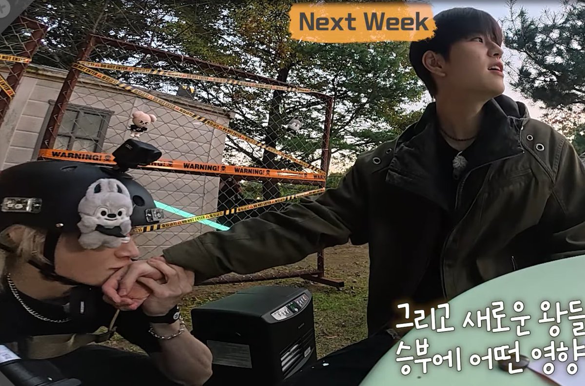 jjamRunners's tweet image. 다음주 힐 손등에 뽀뽀하기야??????
지금 내가 뭘 본 거지……….